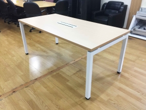 GAMMA會議桌-白腳