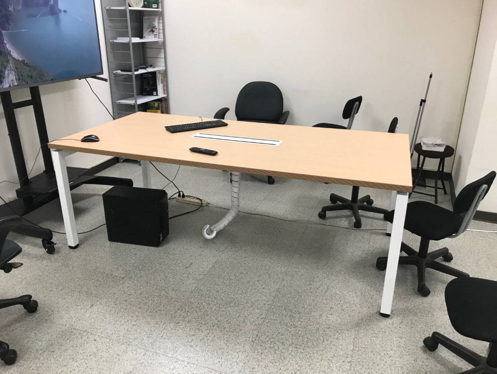 Otto白腳木紋主管桌